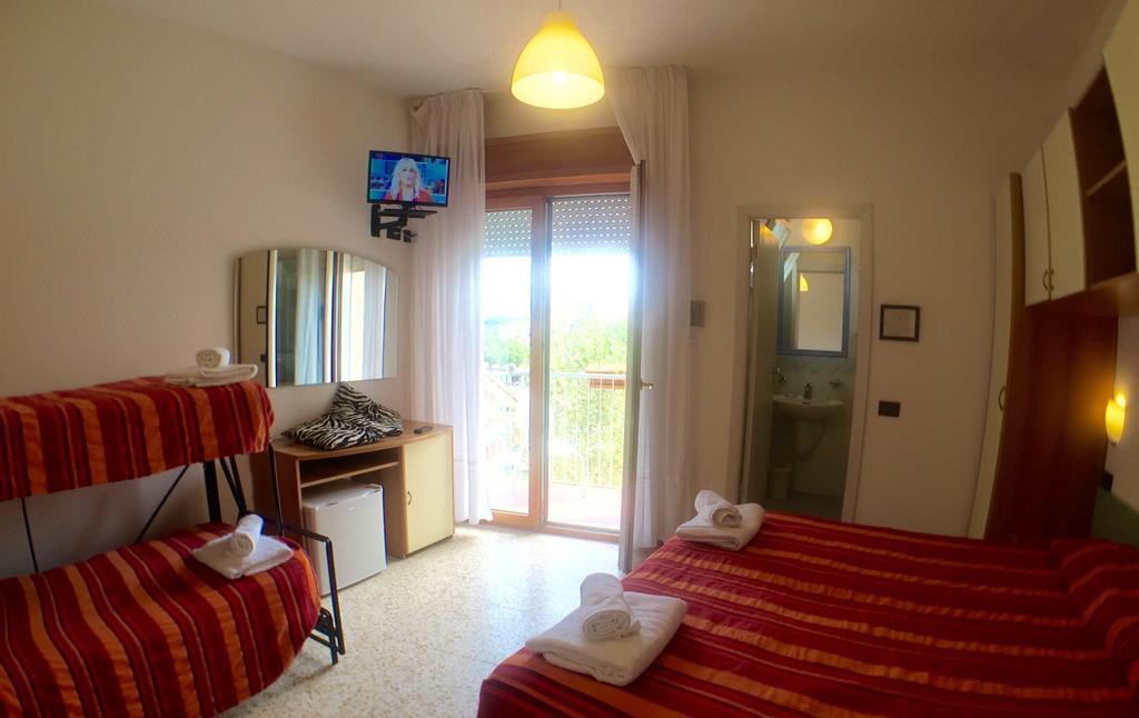 Hotel Mehari Riccione Zimmer foto