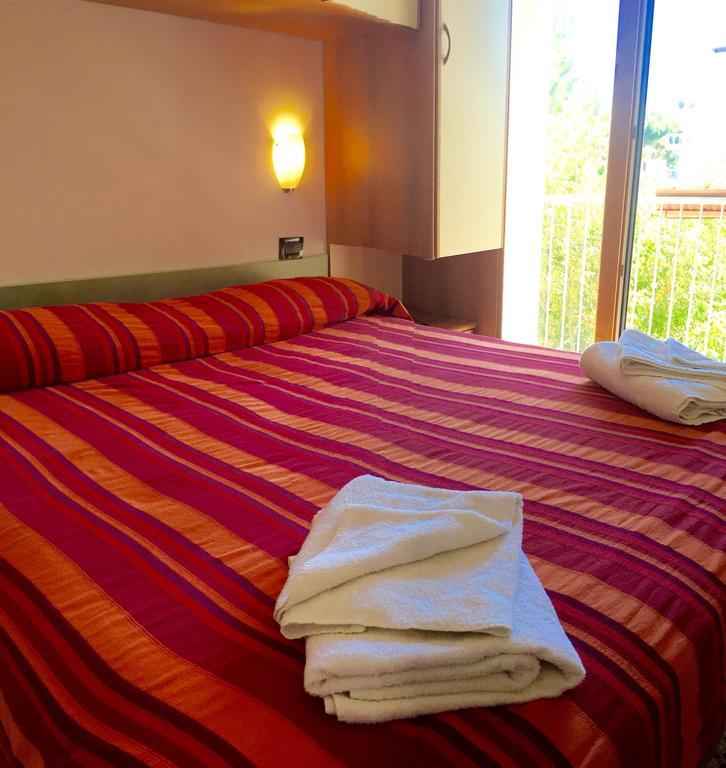 Hotel Mehari Riccione Zimmer foto